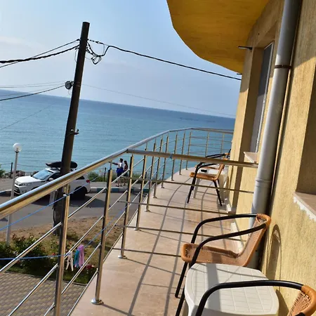 La Playa 3* كوستِنيست